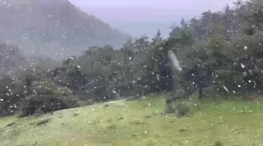 Akdağ&rsquo;da Haziran ayına g&uuml;nler kala kar s&uuml;rprizi
