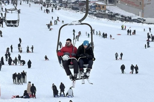 Akdağ Kayak Merkezi&rsquo;nde s&ouml;mestir bereketi
