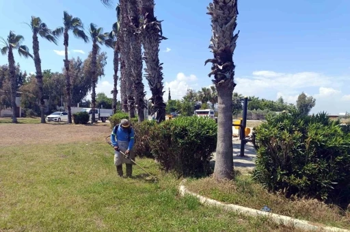 Akdeniz’de park ve bahçelere yaz bakımı
