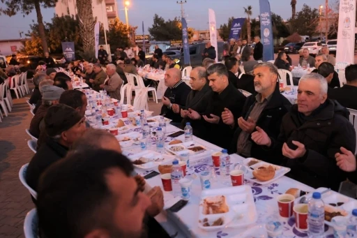Akdeniz&rsquo;de Ramazan bereketi iftar sofrasında paylaşıldı
