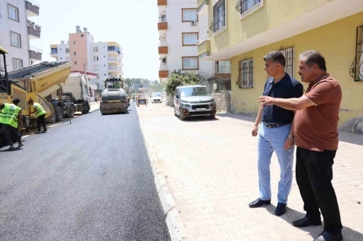 Akdeniz’de sokaklar sıcak asfaltla yenileniyor
