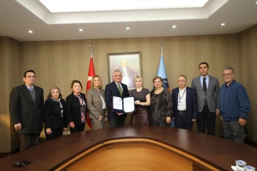 Akdeniz &Uuml;niversitesi Hastanesi&rsquo;ne anjiyografi cihazı bağışı
