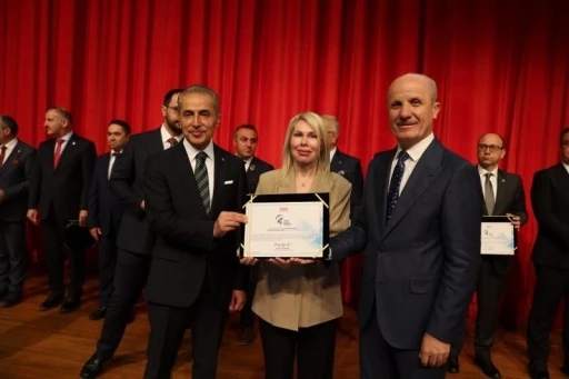 Akdeniz &Uuml;niversitesine Spor Dostu Kamp&uuml;s &Ouml;d&uuml;l&uuml;
