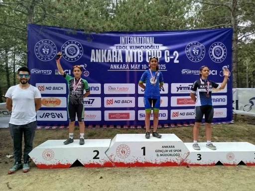 Akhisarlı bisikletçiler Ankara’da zirvede yer aldı
