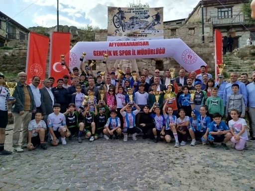 Akhisarlı pedallar Afyon&rsquo;da zirve yaptı
