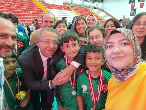 Akıl ve Zeka Oyunları’nda Türkiye birinciliği Sakarya’nın
