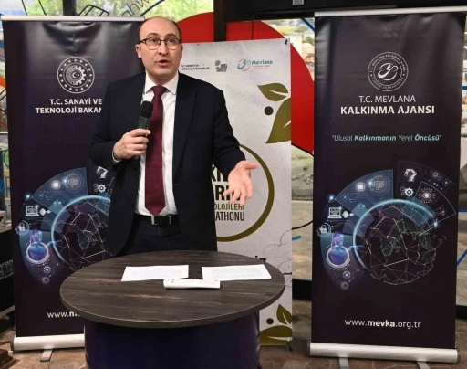 Akıllı tarım teknolojilerine yönelik projeler Hackathon’da yarıştı
