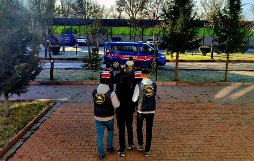 Aksaray&rsquo;da aranan 2 şahıs JASAT&rsquo;ın operasyonuyla yakalandı
