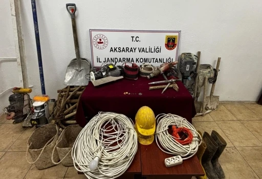 Aksaray&rsquo;da define avcıları tarihi eserlerle su&ccedil;&uuml;st&uuml; yakalandı

