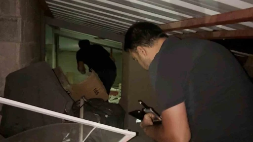 Aksaray&rsquo;da hırsız ihbarı polisi alarma ge&ccedil;irdi
