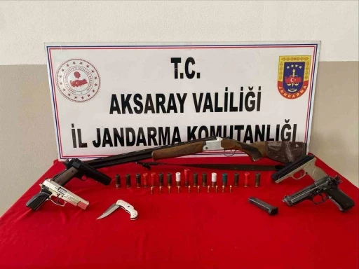 Aksaray&rsquo;da jandarmadan ka&ccedil;ak silah operasyonu
