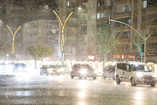 Aksaray&rsquo;da okullara 1 g&uuml;n kar tatili
