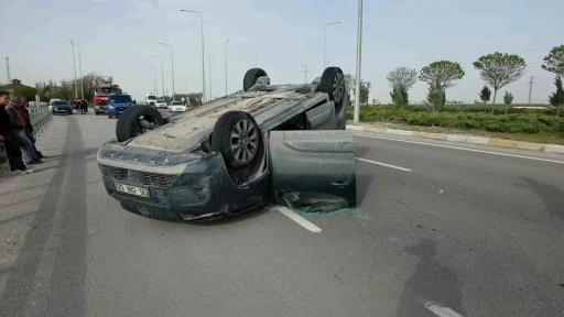 Aksaray&rsquo;da otomobil ile hafif ticari ara&ccedil; &ccedil;arpıştı: 2 yaralı

