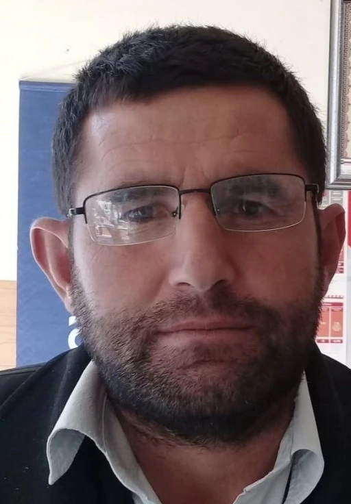 Aksaray&rsquo;da u&ccedil;an &ccedil;atının altında kalan adam ağır yaralandı
