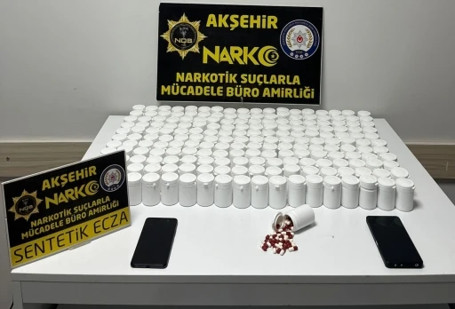 Akşehir&rsquo;de 10 bin 550 adet uyuşturucu hap ele ge&ccedil;irildi: 2 tutuklama
