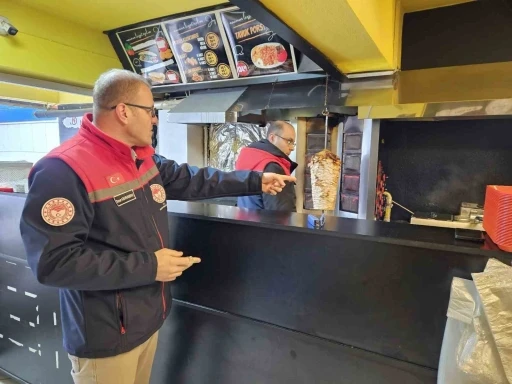 Akşehir’de döner satış yerleri denetlendi
