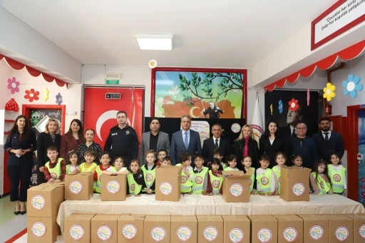 Aksu&rsquo;da miniklerden b&uuml;y&uuml;k dayanışma: 51 Ramazan kolisi ihtiya&ccedil; sahiplerine ulaştırılacak
