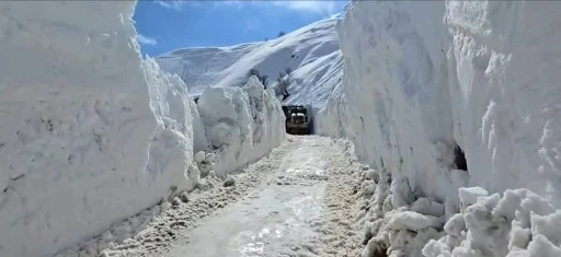 Aktoprak yolundaki &ccedil;ığ temizlendi
