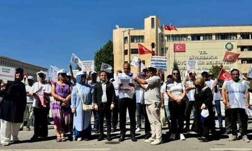 Ak&uuml;z&uuml;m, işten &ccedil;ıkarılan iş&ccedil;iler ile bir araya geldi

