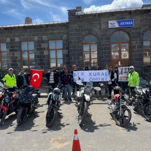 Akyaka’da motosiklet sürücüleri &quot;Bir Kural Bir Ömür&quot; Projesi ile bilgilendirildi
