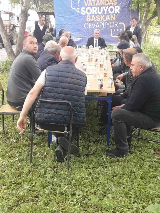 Akyaka&rsquo;da "Vatandaş Soruyor, Başkan Cevaplıyor" buluşması yoğun ilgi g&ouml;rd&uuml;
