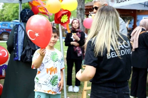 Alaca’da minik öğrenciler doyasıya eğlendi
