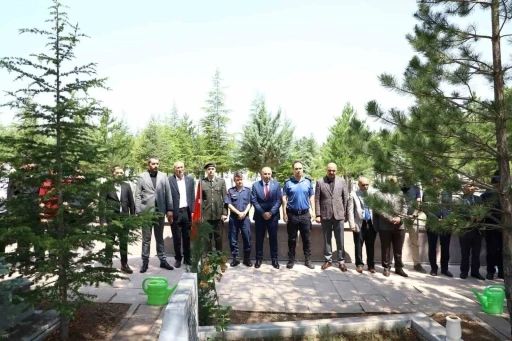 Alaca protokolü bayramda şehitleri unutmadı

