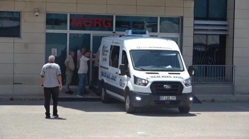 Alacak-verecek kavgasında &ouml;ld&uuml;r&uuml;len adamın oğlu konuştu: "Bor&ccedil; babamın değildi, su&ccedil;suz yere hunharca katledildi"
