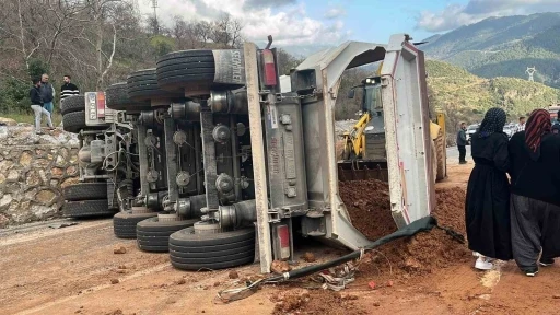 Alanya&rsquo;da 1 kişinin &ouml;ld&uuml;ğ&uuml; kazada tır şof&ouml;r&uuml; tutuklandı
