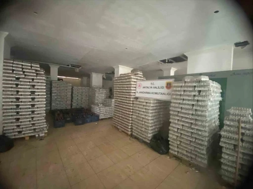 Alanya’da 10 bin litre kaçak alkol ele geçirildi
