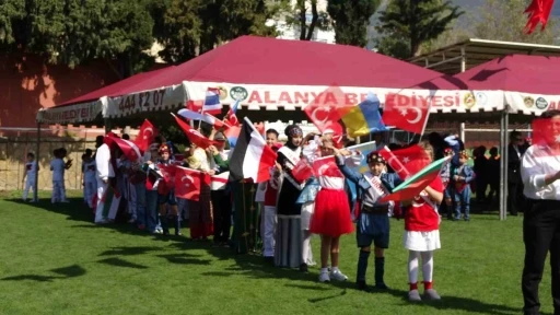 Alanya&rsquo;da 23 Nisan &Ccedil;ocuk Bayramı coşkuyla kutlandı
