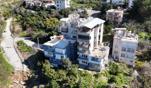 Alanya&rsquo;da 3 bina tedbir ama&ccedil;lı tahliye edildi
