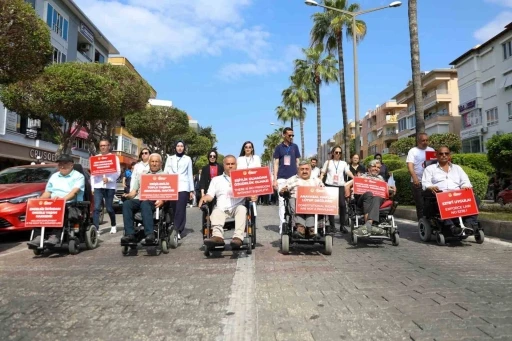Alanya’da engelsiz halk plajı hizmete açıldı

