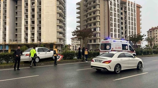 Alanya&rsquo;da kontrolden &ccedil;ıkan otomobil ref&uuml;je &ccedil;ıktı
