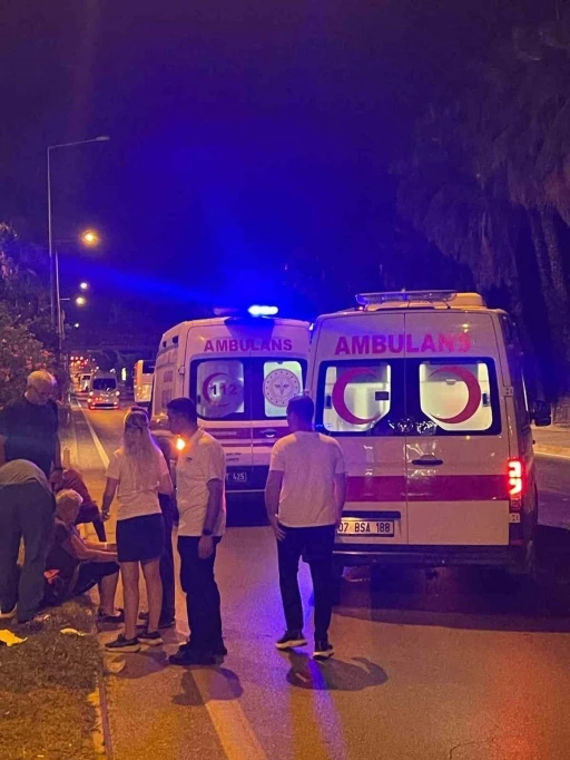 Alanya&rsquo;da otomobilin &ccedil;arptığı &Ccedil;ek turist hayatını kaybetti
