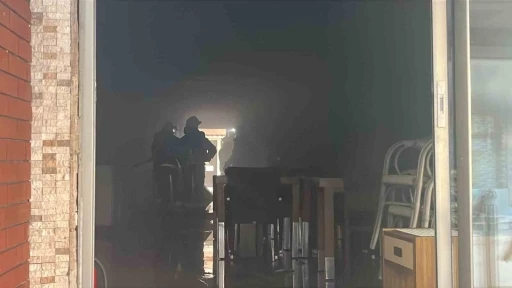 Alanya&rsquo;da tadilattaki otelde &ccedil;ıkan yangın korkuttu
