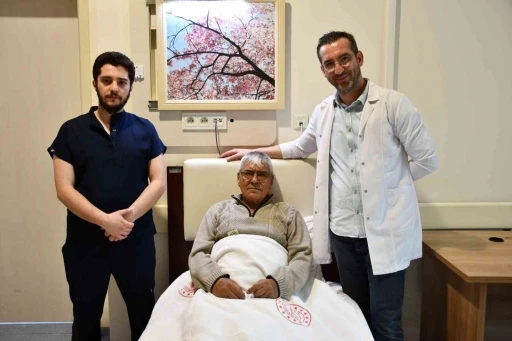 Alanya&rsquo;da ULAR ameliyatıyla zorlu t&uuml;m&ouml;rde bağırsak devamlılığı korundu
