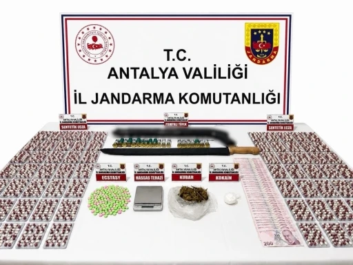 Alanya&rsquo;da uyuşturucu operasyonu
