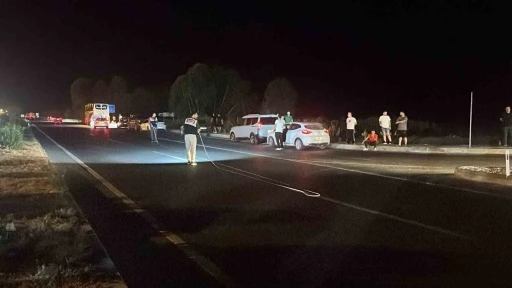 Alanya&rsquo;da yolun karşısına ge&ccedil;erken yolcu otob&uuml;s&uuml;n&uuml;n &ccedil;arptığı yaşlı adam hayatını kaybetti
