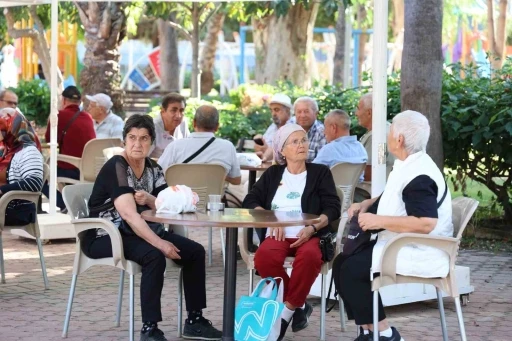 Alanya Emekli Kahvesi’ne emeklilerden ilgi
