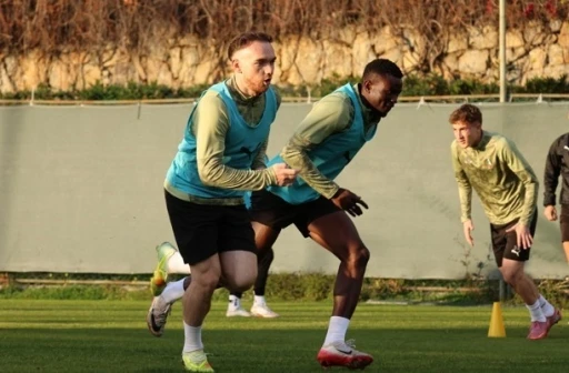 Alanyaspor, Fatih Karag&uuml;mr&uuml;k ma&ccedil;ı hazırlıklarını tamamladı

