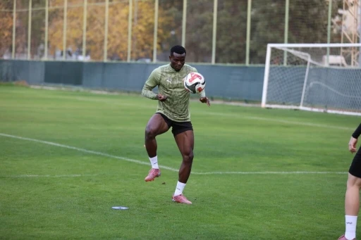 Alanyaspor, Fenerbah&ccedil;e ma&ccedil;ı hazırlıklarını tamamladı
