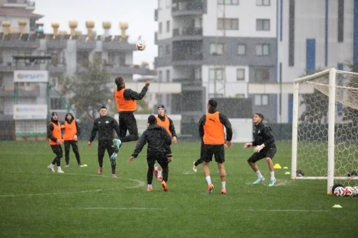 Alanyaspor, Konyaspor ma&ccedil;ı hazırlıklarını tamamladı
