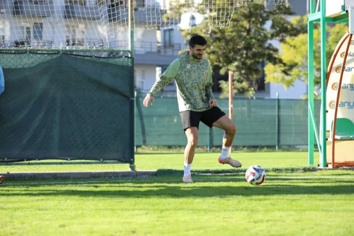 Alanyaspor, Trabzonspor ma&ccedil;ı hazırlıklarını tamamladı
