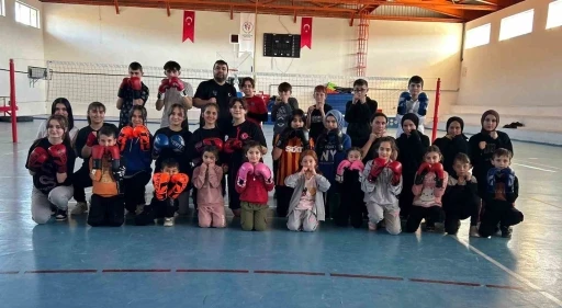 Alanyurt: &quot;Asarcık ilçemiz sporda bir ilki başardı&quot;
