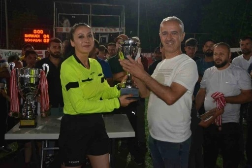 Alaplı&rsquo;da Şehitler anısına futbol turnuvası d&uuml;zenlendi
