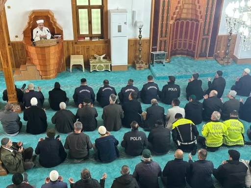 Alaplı&rsquo;da şehitler i&ccedil;in 450 hatim duası

