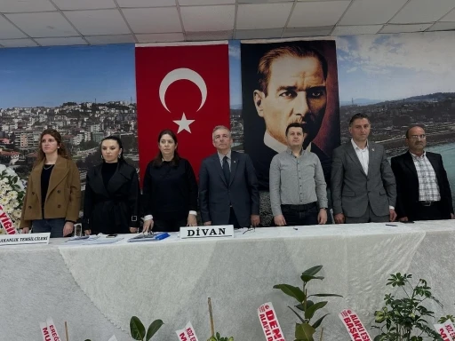 Alaplı Şof&ouml;rler ve Otomobilciler Esnaf Odası&rsquo;nda Kemal &Ccedil;am g&uuml;ven tazeledi
