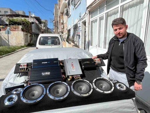 Alarm sistemini devre dışı bıraktı, ses sistemini çaldı
