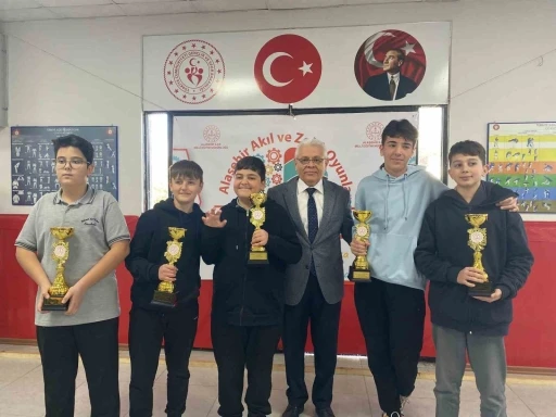 Alaşehir&rsquo;de 81 &ouml;ğrenci il&ccedil;e şampiyonluğu i&ccedil;in yarıştı
